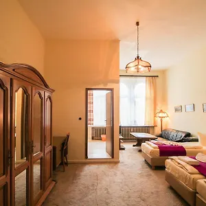 Hotelpension Margrit Konukevi Berlin