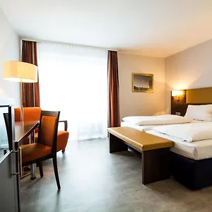 Domus Otel Münih